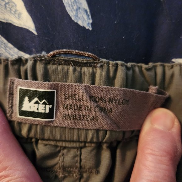 REI Pants Men's LG 34W Lightweight Hiking Zip Off Legs Relaxed Fit Pockets Olive - Picture 2 of 16